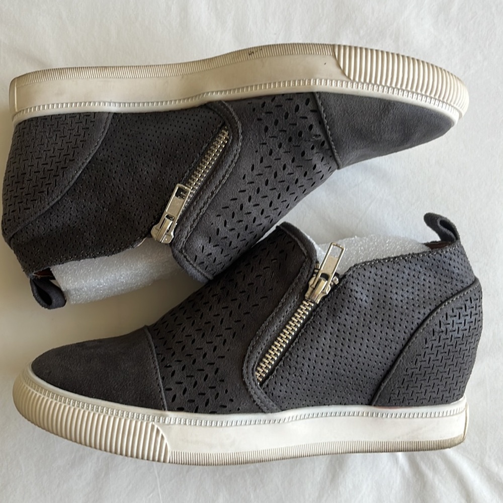 Women’s Report “Kellen” Wedge Sneaker Size 8